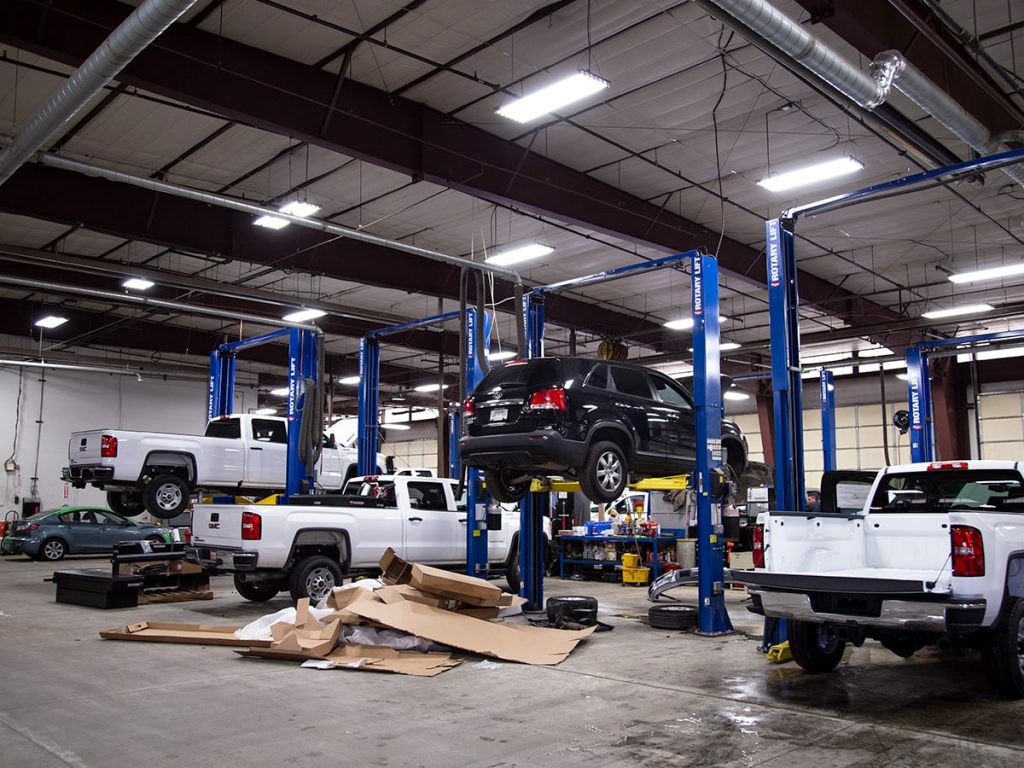 Truck & Commercial Service Center Truck Lifts